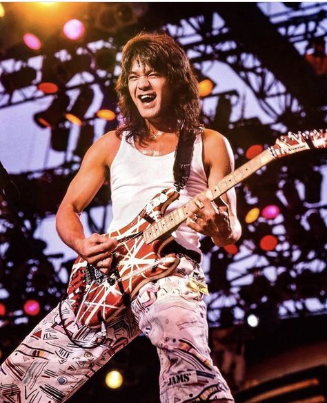 Van Halen 5150, David Lee Roth, Best Guitarist, Old School Music, Michael Anthony, Rock And Roll Bands, Eddie Van Halen, Guitar Hero, New Rock