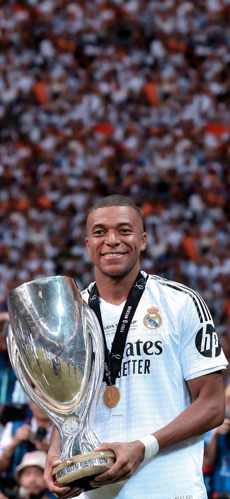 #kylian #mbappe #wallpapers #4k #supercup #uefa Athletic Wallpaper, Real Madrid Football Club, Neymar Barcelona, Uefa Super Cup, Logo Game, Real Madrid Wallpapers, Real Madrid Football, Madrid Wallpaper, Real Madrid Players