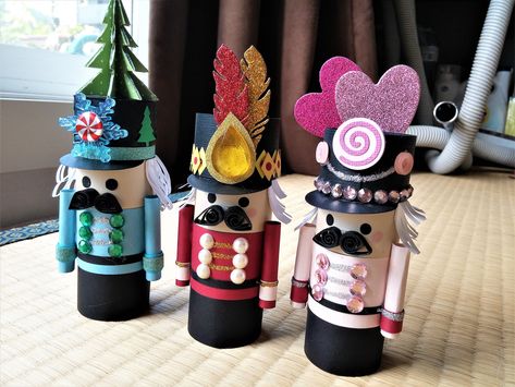 Toilet Paper Nutcracker, Paper Towel Roll Nutcracker, Nutcracker Toilet Paper Roll Craft, Toilet Paper Roll Nutcracker, Christmas Diy With Toilet Paper Rolls, Nut Cracker Diy, Diy Nutcracker Decoration, Toilet Paper Christmas Crafts, Toilet Roll Christmas Craft