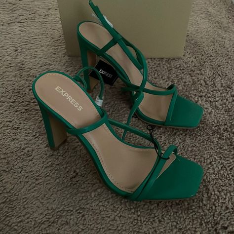 Express Green High Heels *Brand New* Never Worn With Tags Size - 7 Open To Offers No Trades Any Questions - Please Leave A Comment & Ask Tan Block Heels, Green High Heels, Clear Strap Heels, Fringe Heels, Silver High Heels, Yellow Heels, Basic Heels, Quince Ideas, Shoes Green