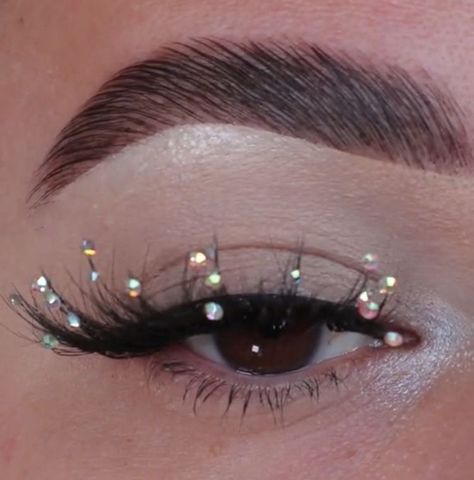 Lash Extensions With Rhinestones, Gems On Lashes, Lashes With Gems, Imvu Lashes, Gem Lashes, Rhinestone Eyelashes, Eye Makeuo, Golden Makeup, Seductive Eyes