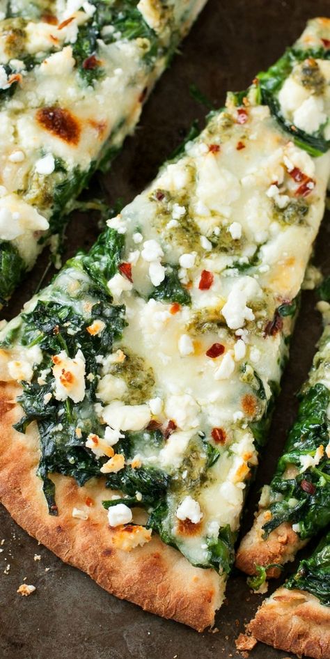 Spinach Flatbread Pizza, Spinach Flatbread, Vegetarian Pizza Recipe, Salad Pizza, Flatbread Pizza Recipes, Pesto Spinach, Eat More Veggies, Spinach Cheese, More Veggies