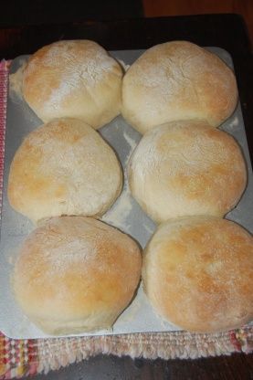 These classic Scottish bread rolls are so easy to make - with only one kneading required. They are soft with a distinctive floured finish and are excellent for all manner of fillings, but especially bacon or cheese and salad. These baps are quite wide without much height, and they must only be baked for a maximum of 10 minutes in order to maintain their soft texture. Preparation time includes the proving and kneading time. They are best eaten on the day that they are made - they are delicious to Recipes Sandwiches, Bread Rolls Recipe, Scottish Recipes, Biscuit Rolls, Bread Bun, International Food, Crumpets, Irish Recipes, British Food