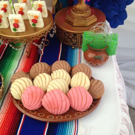 Mexican Dessert Table Ideas, Mexican Snacks Table Party Ideas, Mexican Theme Dessert Table, Fiesta Dessert Table, Wedding Shower Fiesta, Fiesta Mexicana Ideas, Mexican Birthday Party, Mexican Fiesta Birthday Party, Mexican Bridal Showers