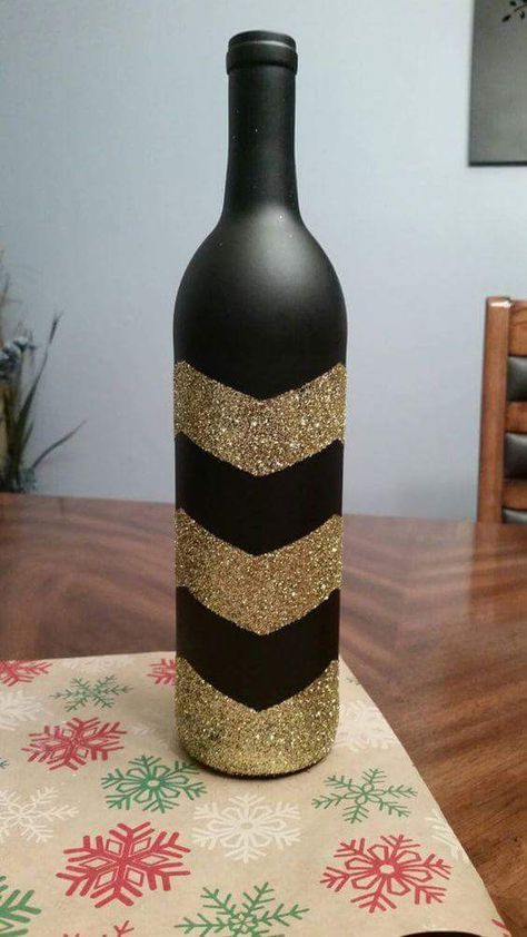 Diy Bottles, Wine Bottle Project, Bottle Decorations, Bottle Decoration, Wine Craft, Bottle Decor, Wine Bottle Art, Glass Bottles Art, Wine Bottle Diy Crafts