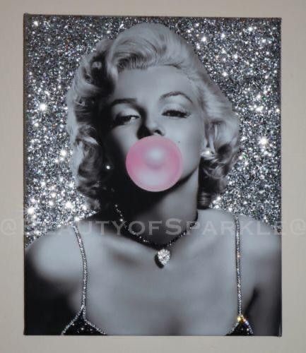 Marilyn Monroe Decor, Marilyn Monroe Wallpaper, Silver Glitter Shoes, Marilyn Monroe Tattoo, Marilyn Monroe Pop Art, Sparkle Fashion, Marilyn Monroe Artwork, Glitter Wall Art, Dress Glitter