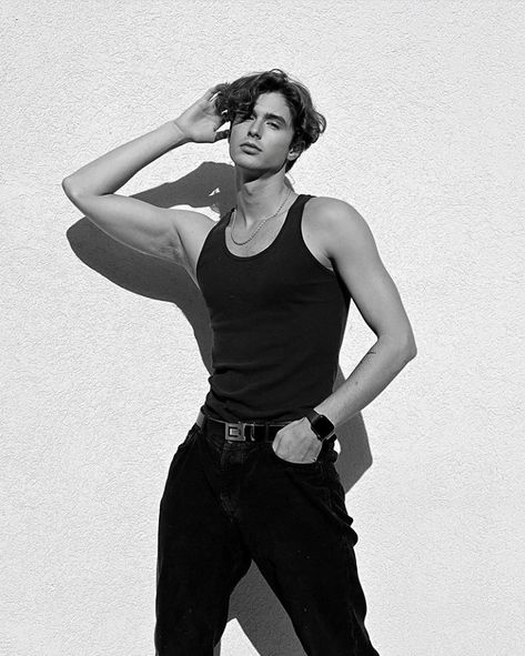 Sleeveless Outfit Men, Thomas Rossier, Male Model Outfits, Dress Outfits Ideas, Men Fashion Photoshoot, Male Models Poses, Outfits For Men, Tank Outfit, Instagram B