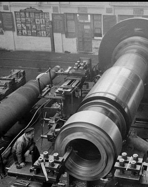 Metal Working Machines, October Revolution, Steam Engine Model, Machining Metal Projects, Industrial Engineering, Engineering Tools, Industrial Machinery, Metal Lathe, Industrial Machine