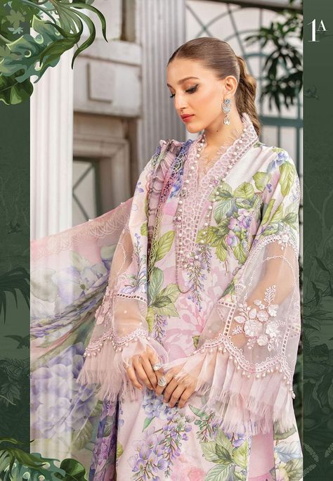 Fashion Dress Up Games, Simple Kurta Designs, Pakistani Fancy Dresses, Maria B, Boutique Dress Designs, Designer Dresses Casual, Chiffon Dupatta, Eid Collection, Pakistani Dress Design