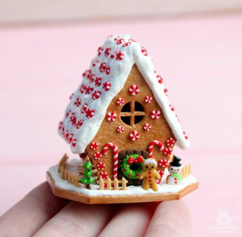 Polymer Gingerbread House, Clay Gingerbread House Diy, Miniature Gingerbread House, Gingerbread House Clay, Polymer Clay Gingerbread House, Diy Clay Gingerbread House, Clay Gingerbread House, Diy Polymer Clay Gingerbread House, Gingerbread House Polymer Clay