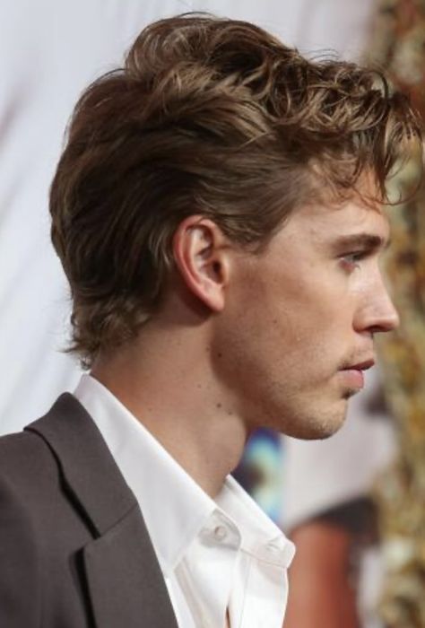 Austin Butler Bafta, Austin Butler Hair, Austin Butler Long Hair Bun, Austin Butler Portrait, Austin Butler With Black Hair, Austin Butler Gq, Austin Butler Interviews, The Carrie Diaries, Austin Butler