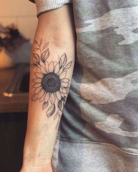 Inspirational Sunflower Tattoo Designs 2020 Sunflower Tattoo On Arm, Tattoo On Arm, Cool Wrist Tattoos, Mom Tattoo Designs, Tattoos For Women Half Sleeve, Forearm Tattoo Design, Hip Tattoos Women, Elbow Tattoos, Fire Tattoo