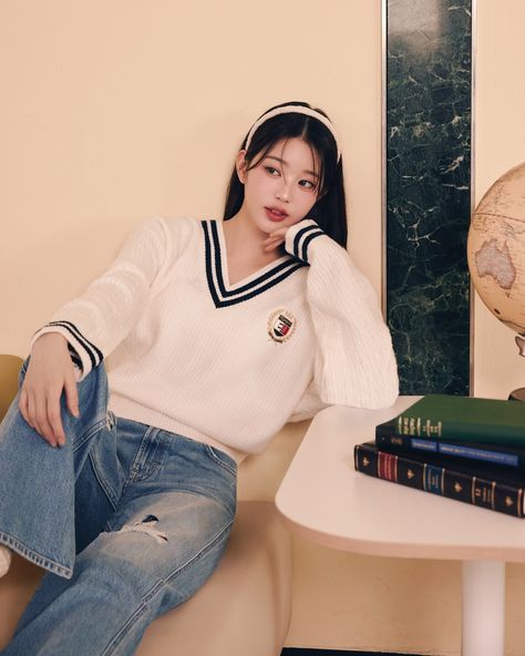 장원영 WONYOUNG | So happy to be part of the stunning @tommyjeans family🤍 Can’t wait to see what‘s next❣️❣️ | Instagram Tommy Hilfiger Outfits Women, Tommy Hilfiger Outfits, Prep Style, Fall Jeans, Indie Pop Music, Metallic Dress, 인물 사진, Starship Entertainment, Latest Outfits