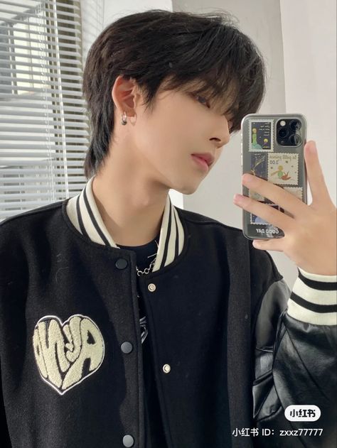 Curtain Mullet Men Korean, Coma Haircut, Short Hire Cut, Two Block Undercut, Japan Hairstyle Men, Two Block Mullet, Coma Hair, Comma Hairstyle, Layer Mullet