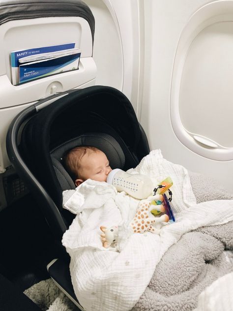 Traveling With Infant On Plane, Infant Tips, Cute Baby Things, Parents With Baby, Travel With Baby, Traveling With Kids, Mama And Baby, Baby Travel, Foto Baby