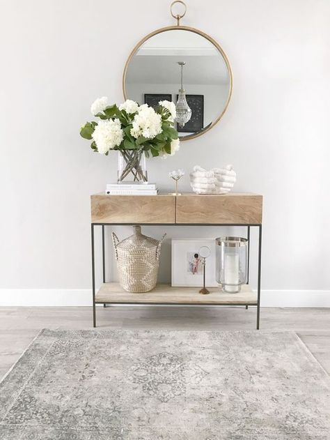 Decoration Hall, Foyer Decorating, Entryway Console Table, Hall Decor, Entryway Ideas, Entry Table, Round Mirror, White Home, Entrance Hall