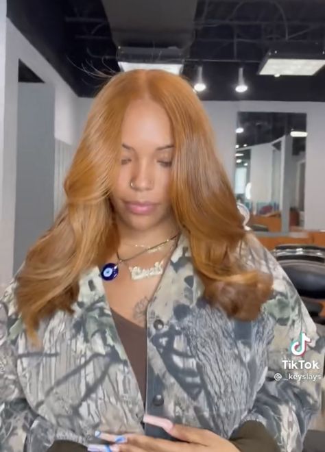 Dye Hair On Brown Skin, Ginger Blonde Natural Hair, Honey Ginger Hair Color Highlights, Honey Blonde Blowout Black Women, Light Copper Hair Black Women, Light Honey Brown Hair Black Women, Ginger Blonde Hair Color, Ginger Carmel Hair, Sandy Brown Natural Hair