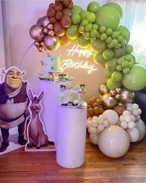 Shrek Girl Birthday Party, Shrek Birthday Decorations, Shrek Frog Balloon, Shrek Backdrop, Shrek Balloon Arch, Shrek Decorations Party Ideas, Shrek First Birthday Party, Fiona Birthday Party, Shrek Party Decorations