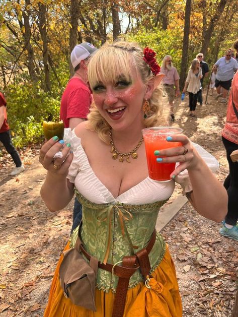 Faire Outfit, Pirate Garb, Medieval Outfit, Ren Faire Outfits, Medieval Fair, Corset And Skirt, Ren Faire Costume, Girly Fits, Fairy Outfit