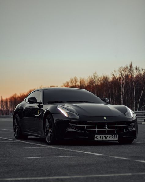 #ferrari #ff #ferrariff #blackcar #black #sunset #blvck Ferrari Lusso Gtc4, Mod Cars, Gtc4 Lusso, Tmax Yamaha, Ferrari Ff, Black Sunset, Family Cars, Tokyo Drift, Formula 1 Car Racing