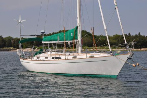 Sail Universe choice: 10 used sailboats we love Boat Upgrades, Used Sailboats, Classic Sailboat, Sailboats For Sale, Classic Wooden Boats, Buy A Boat, Boat For Sale, Wind Generator, Used Boat For Sale