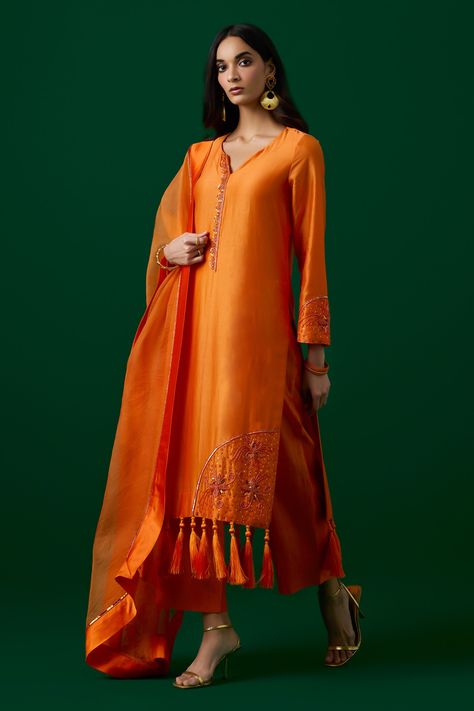 Shop for these amazing collections of Orange Kurta And Pant Chanderi Silk Hand Embroidered Crystal Set For Women by Meesa online at Aza Fashions. Chanderi Silk Suits, Punjabi Suit Boutique, Embroidery Suits Punjabi, Pakistan Dress, Suit Stores, Orange Suit, Suits Online Shopping, Boutique Suits, Buy Dresses Online