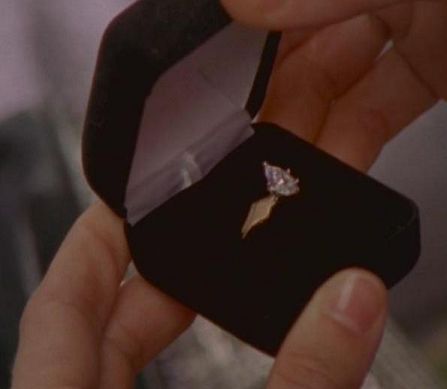 Carrie's first engagement ring from Aiden Rules Of Engagement, City Engagement, Carrie Bradshaw, Getting Engaged, Say Yes, Season 4, Wedding Inspo, Wedding Engagement, The Holiday