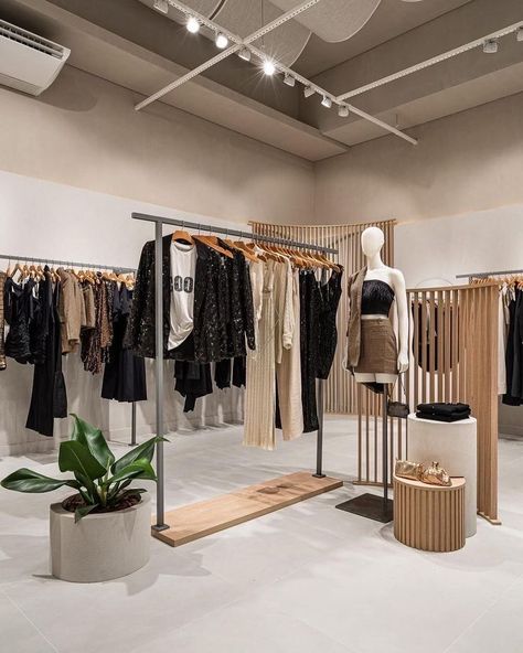 Fashion Store Design, Fashion Showroom, Decoration Vitrine, Retail Store Interior Design, Clothing Store Interior, Clothing Store Design, Boutique Inspiration, Retail Interior Design, Store Design Boutique