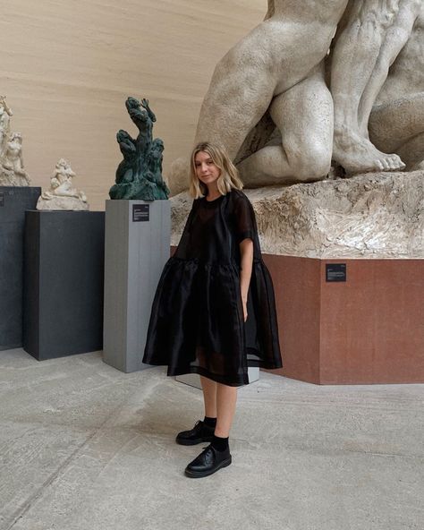 Brittany Bathgate on Instagram: “The Dress and The Museum: A Love Story. 💘 @baumundpferdgarten #BaumFamily” Brittany Bathgate, Tube Dresses, A Love Story, Autumn Dress, Fall Fashion Trends, Smock Dress, Amelie, Trending Dresses, New Yorker