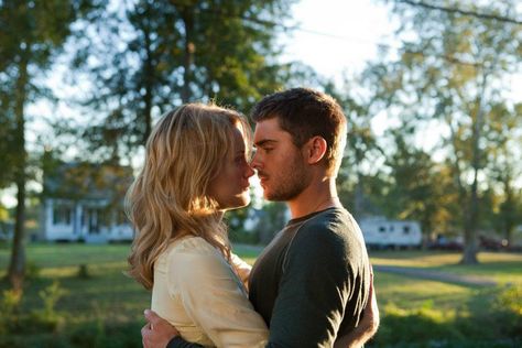 Movie Still from The Lucky One The Lucky One Movie, Nicholas Sparks Movies, Benjamin Walker, Greg Kinnear, Blythe Danner, Luke Bracey, Shane West, Taylor Schilling, Romantic Fiction