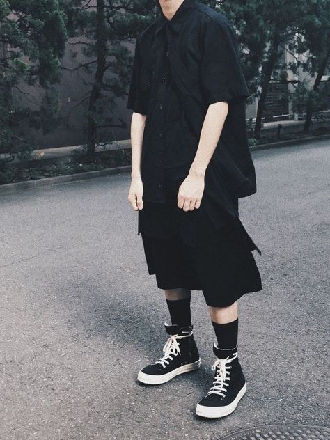 Korean Street Fashion Men, Rare Clothing, Gender Fluid Fashion, Outfit Korean, Androgynous Fashion, Swaggy Outfits, Alternative Outfits, Outfit Goals, Dark Fashion