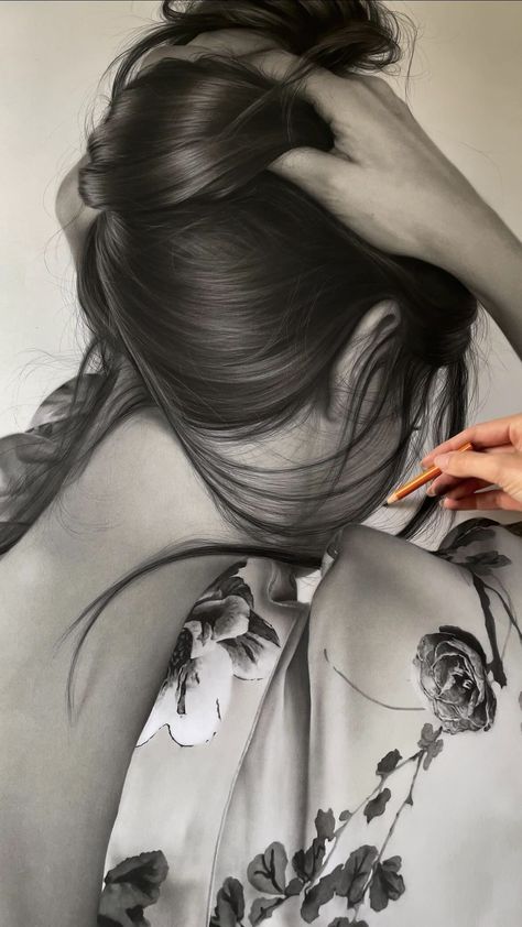 Charcoal Hair Drawing, Charcoal Sketches Realistic, Silviemahdal Art, Watercolour Hair, Realistic Face Drawing, Realistic Hair Drawing, Charcoal Hair, Graphite Powder, Drawings Inspo