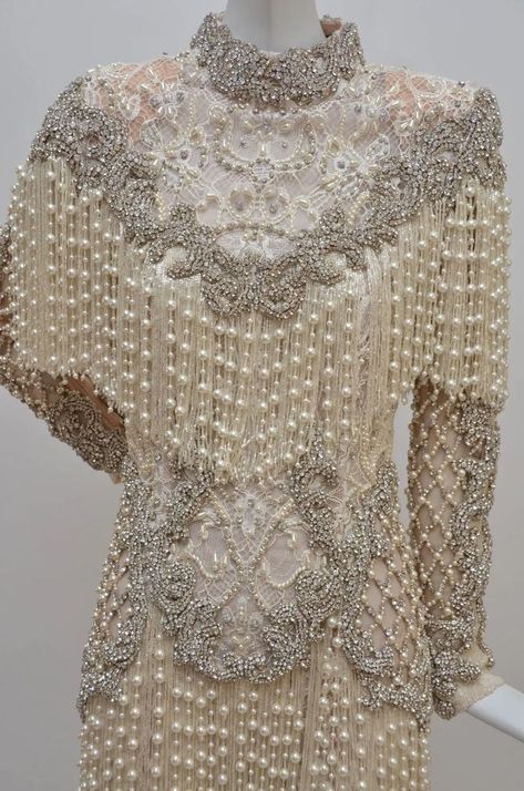 Balmain Runway, Angel Dress Up, Fashion Study, Couture Beading, Crystal Dress, Dress 2016, Wedding Dresses For Girls, Bridal Inspo, Vogue Russia