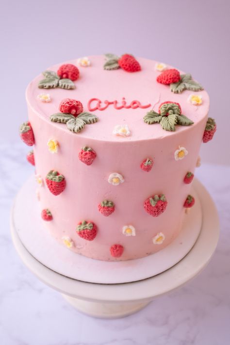 Strawberry Themed Birthday Cake Pastel Strawberry Aesthetic, Half Birthday Strawberry Theme, Strawberry Cake For 1st Birthday, Strawberry Cake For Baby Girl, Birthday Cake Strawberry Decoration, Strawberry Theme Baby Shower Cake, Berry Second Birthday, Strawberry Theme Smash Cake, Strawberry Themed Birthday Party Decorations