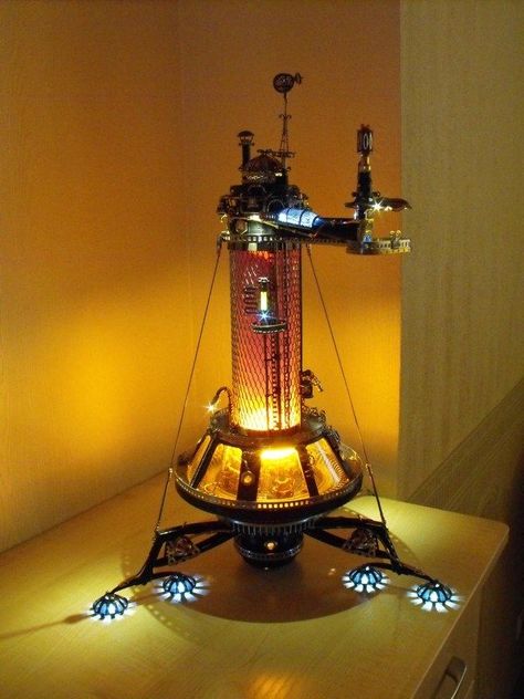 Mongolfiére Lamp Steampunk Lamps, Steampunk Interior, Lampe Steampunk, Steampunk Home, Steampunk Furniture, Steampunk Gadgets, Steampunk Items, Steampunk House, Steampunk Lighting