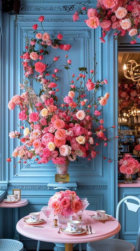 Deco Originale, Cafe Interior Design, Beautiful Flower Arrangements, Purim, Cafe Interior, Cafe Design, Tea Room, Flower Shop, Pretty Flowers