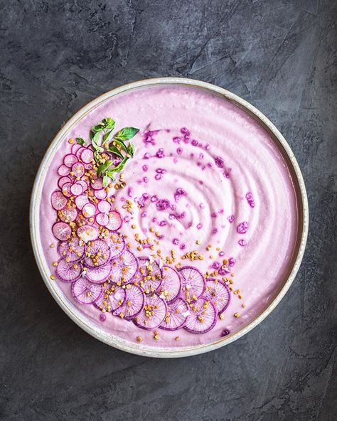 Vegan Cauliflower Soup, Resep Vegan, Cauliflower Vegetable, Purple Cauliflower, Fennel Soup, Purple Food, Celery Root, Pureed Soup, Vegan Cauliflower