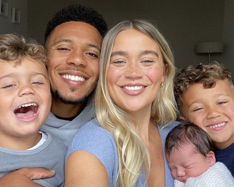 Interracial Family Photos, Interracial Babies, Mixed Race Couple, Having A Family, Couple With Baby, Mixed Families, Interracial Family, Interacial Couples, Dream Family