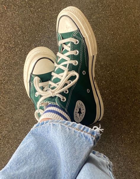 Final Girl, Shoe Designs, Dr Shoes, Green Converse, Hype Shoes, Shoe Inspo, Aesthetic Shoes, Swag Shoes, Converse Sneakers