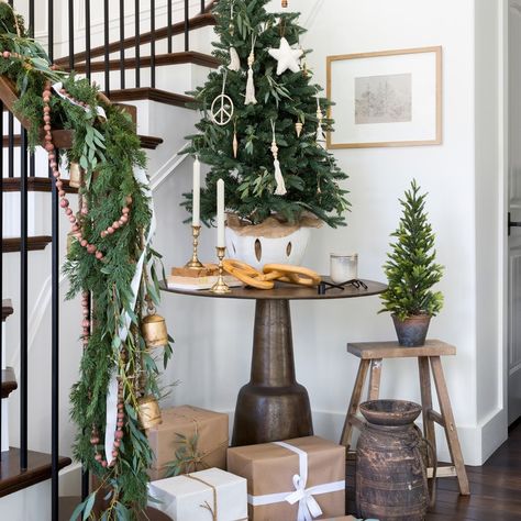 California Designer Kate Lester’s Holiday Decorating Style Is Relaxed, Low-Key and Timeless Hanukkah Gifts, California Design, Low Key, Place Settings, Country Christmas, Better Homes And Gardens, Christmas Printables, Family Christmas, Christmas Lights