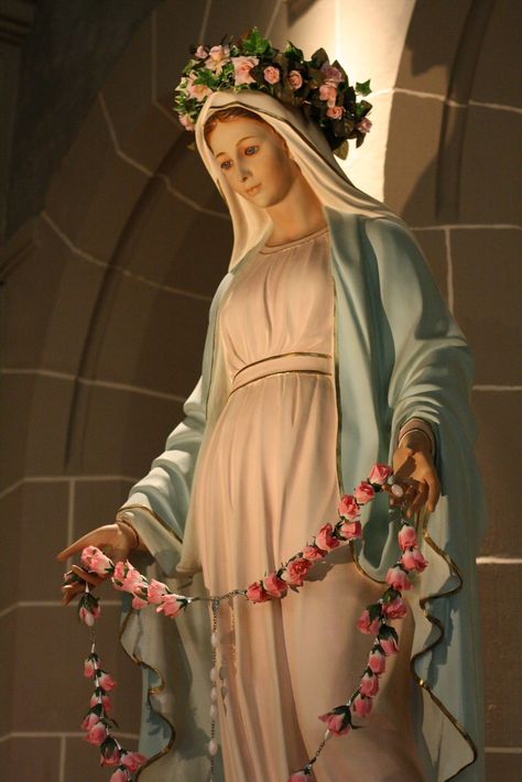 Hail Holy Queen, Blessed Mother Statue, Religious Statues, Mother Mary Images, Blessed Mary, Virgin Mary Statue, Images Of Mary, Mary Mother Of God, Religious Pictures