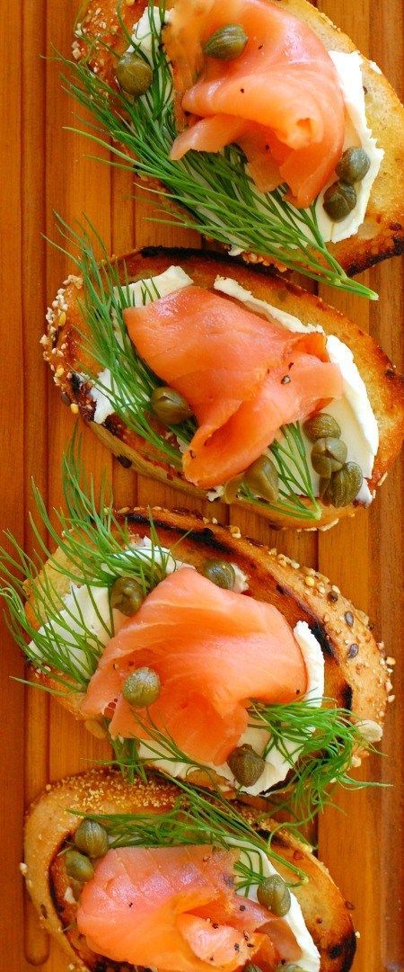 Capers Appetizer, Salmon Dill, Tailgate Treats, Smoked Salmon Appetizer, Salmon Appetizer, Toasted Baguette, Dill Salmon, Seafood Appetizers, Snacks Für Party