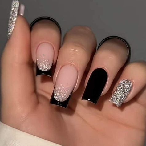 Black Nails With Rhinestones Simple, Nails With Rhinestones Simple, Black Nails With Rhinestones, Nails With Rhinestones, Classy Acrylic, Classy Acrylic Nails, Rhinestone Nails, Black Nails, Pretty Nails