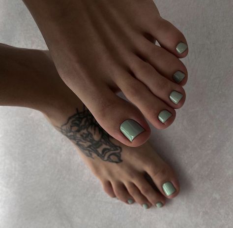 Green Toe Nails, Pedicure And Manicure, Feet Nail Design, Pedicure Ideas, Gel Toe Nails, Acrylic Toes, Toe Nail Color, Square Nail Designs, Cute Toe Nails