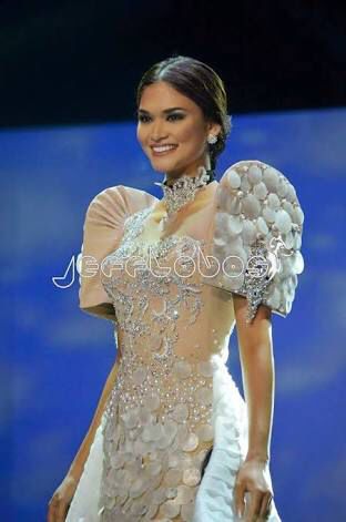 Binibining Pilipinas National Costume, Maria Clara Dress Philippines, Pia Alonzo Wurtzbach, Modern Filipiniana Gown, Binibining Pilipinas, Philippines Outfit, Modern Filipiniana Dress, Pia Wurtzbach, Filipiniana Wedding