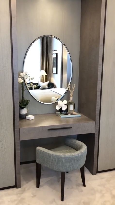 Puffy For Dressing Table, Bedroom Toilet Table, Dressing Puffy Chair, Hotel Dressing Table, Dressing Table Chair Ideas, Dressing Table Design Bedrooms Luxury, Console Chair, Small Dressing Table Ideas, Modern Dressing Table Designs Bedrooms