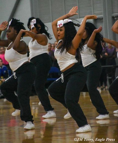 Step Team Aesthetic, Step Team Outfits, Dance Team Aesthetic, Hbcu Cheer, Majorette Costumes, Step Team, Black Cheerleaders, Vision Board Pics, High School Dance