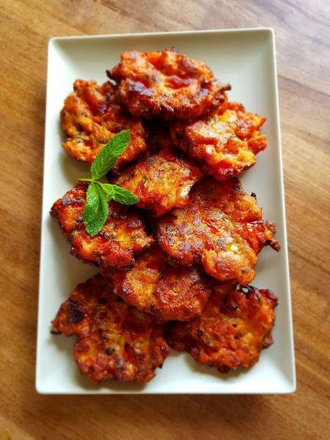 Santorini Tomato Fritters, Indian Tomato Recipes, Tomato Keftedes Recipe, Tomato Fritters Santorini, Tomato Balls Greek, Tomato Dish Recipes, Tomato Fritters Recipe, Greek Tapas Recipes, Tomatokeftedes Recipe