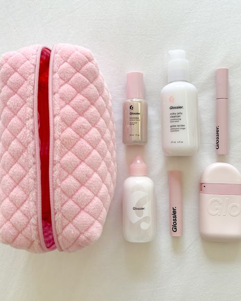 @glossier does it best 🎀🫶🏼💫 Looks even cuter in our makeup bags 🫢 #makeuplover #makeupgirl #makeuphaul #shoppinghaul #glossier #glossiergirl Glossier Bag Aesthetic, Glossier Branding, Wishlist Board, Glossier Girl, Glossier Bag, Makeup Haul, Makeup Bags, Girls Makeup, Makeup Lover