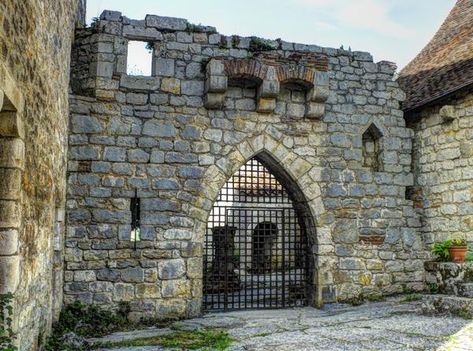 Lichtenstein Castle, Medieval Aesthetics, Castle Gate, Traditional Artwork, No Rules, Chateau France, Beaux Villages, Medieval Castle, Aquitaine